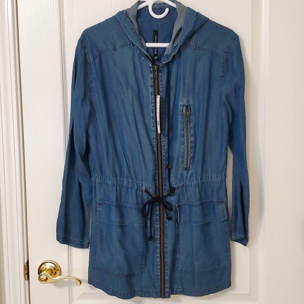 Walter Baker Women's Denim Hooded Lightweight Jacket,  Medium - New